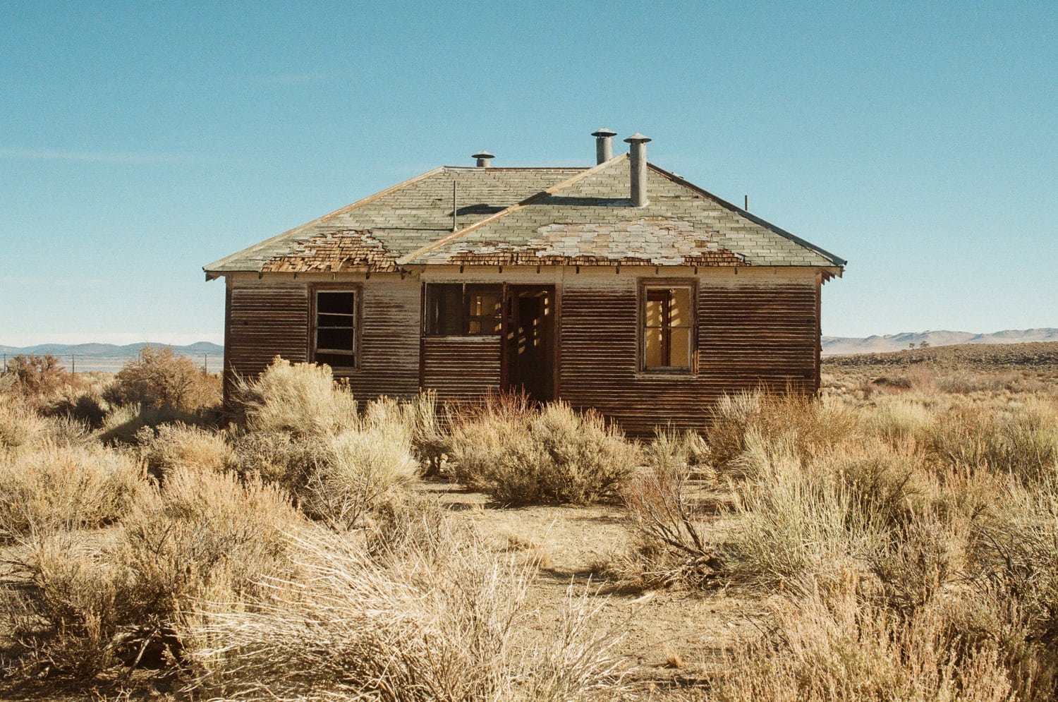 Abandoned house in the desert
